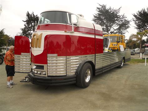 Automobile Brand's Of The Past..,: GM Futurliner Pictures And History