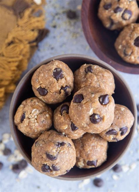 Chocolate Chip Peanut Butter Oatmeal Protein Balls - The Roasted Root