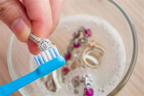 How to do jewelry cleaning at home - Bello's Cleaning