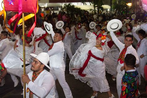 Carnival in Veracruz 2023: Facts, Costumes and Why Do They Celebrate ...