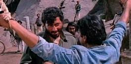 10 Most Loved Scenes from Sholay | DESIblitz