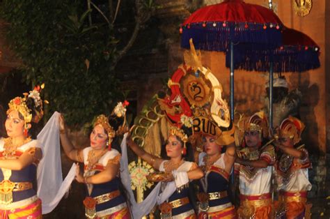 Balinese Dancers – Bali, Indonesia « The Touch of Sound