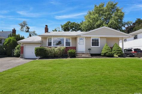 42 Syosset Cir, Syosset, NY 11791 | MLS# 3421124 | Redfin