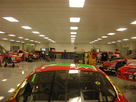 File:Evernham-Motorsports-NASCAR-Garage-July-9-2005.jpg - Wikipedia, the free encyclopedia