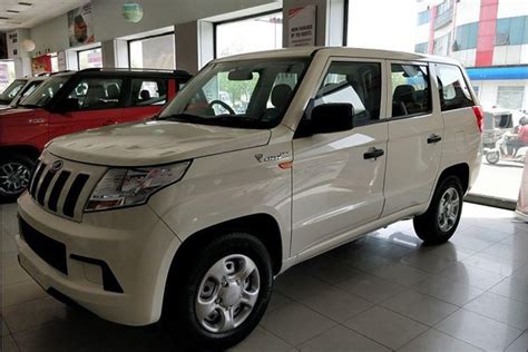 Mahindra TUV300 Plus officially priced at Rs 9.69 lakh: What all you ...