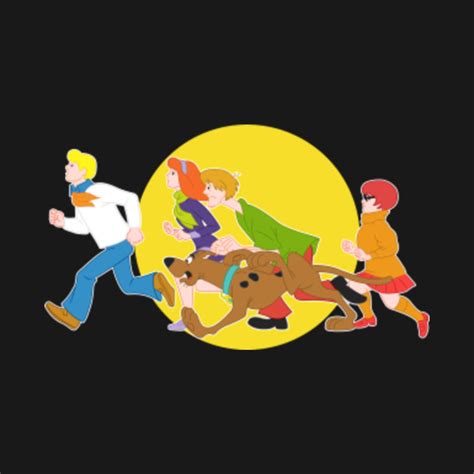 Scooby doo Gang on the run - Scooby Doo - T-Shirt | TeePublic