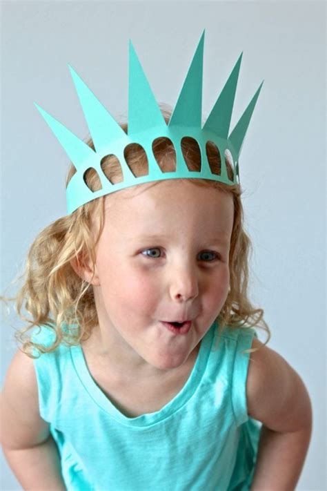 Easy Statue of Liberty Crown - Paging Supermom