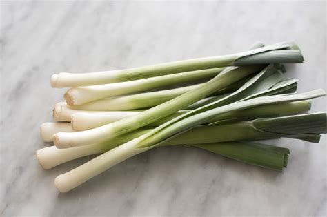 Bunch of fresh leeks in close-up - Free Stock Image