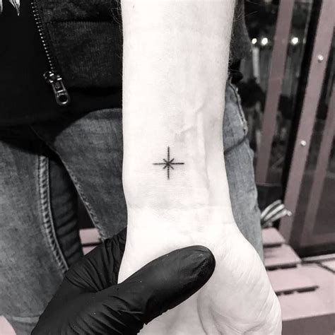 50 Minimalist Hand Poke Tattoo Designs by Pokeeeeeeeoh | TattooAdore ...