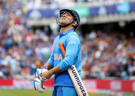 MS Dhoni announces international retirement