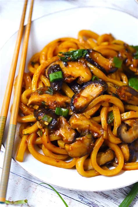 20-Minute Udon Noodle Stir Fry with Mushrooms - Bowl of Delicious