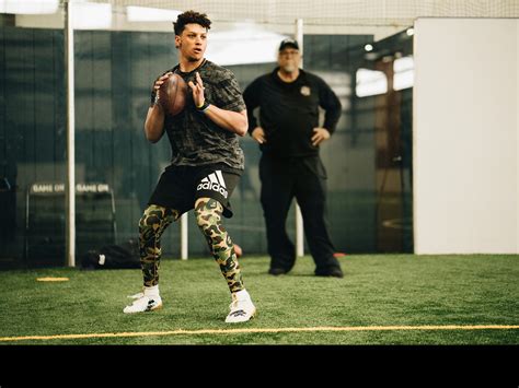 2X Super Bowl Champion Patrick Mahomes Finds an Adorable Workout ...