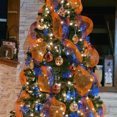 Christmas tree 🎄💙🧡🐲 Dragon ball 🐲 | Dragon ball z christmas tree, Christmas dragon, Christmas ...