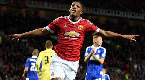 MARTIAL ON FIRE WITH LATE GOAL FOR MAN UTD • SoccerToday