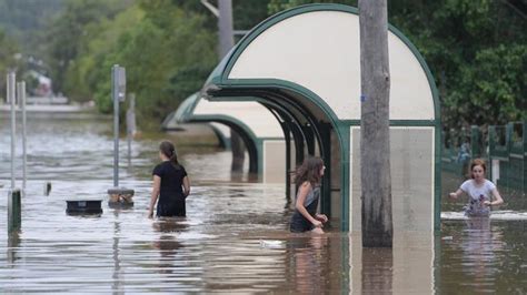 Lismore floods: Dad of three dies as wild weather batters Northern NSW ...