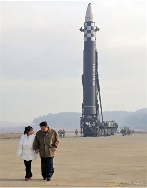 Kim Jong-un plans to develop world's 'most powerful' nuclear weapons ...