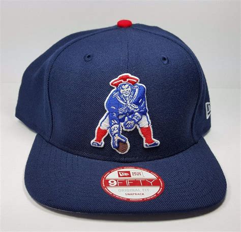 New Era New England Patriots 9Fifty Vintage Throwback Navy Blue Logo Adjustable Snapback Hat NFL