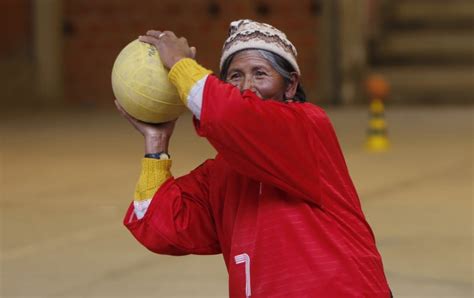 Bolivian Grandmothers, Great Grandmothers Stay Fit With Handball