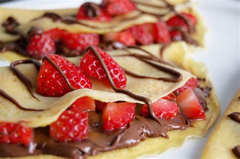 Crepes de chocolate y frutas para compartir | Recipes to Cook | Pinterest | Stick candy and Recipes