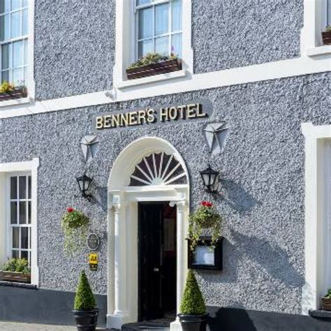 Guide to Dingle Peninsula Hotels - places to stay in Ireland