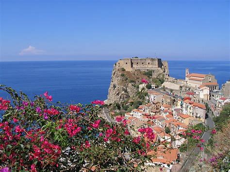 Ruffo di Scilla Castle in Scilla, Italy | Sygic Travel