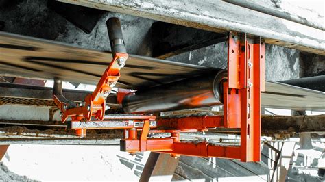 Conveyor belt mistracking and reversing belts | Martin Engineering