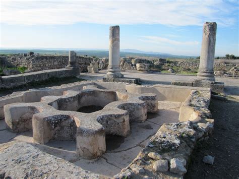 Roman ruins at Volubilis in Morocco - Trevor's Travels