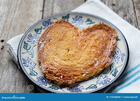 Mexican Sweet Bread: Orejas Stock Image - Image of food, ingredient: 175548689