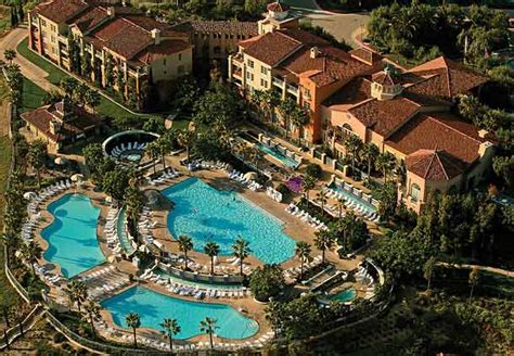 Why You Shouldn’t Wait for Summer to Visit Marriott Newport Coast Villas