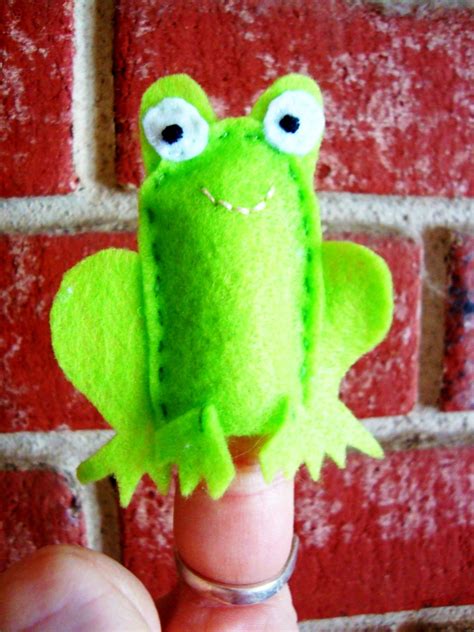 Frog Finger Puppet | Felt finger puppets, Finger puppet patterns ...