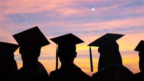 Iowa high school graduation rates dip below 90% for first time in 9 years