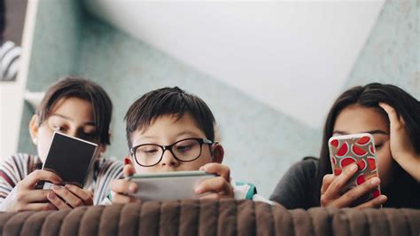 Cambridge Psychologist: Stop Worrying About Kids' Screen Time and Do This Instead | Inc.com