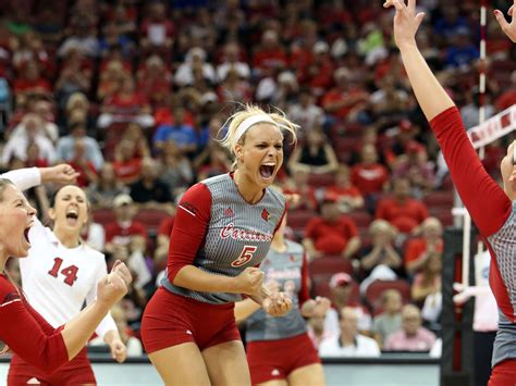 Just crowned Miss Kentucky, Katie George : r/VolleyballGirls