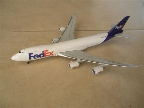 Hogan 1:400 Custom Model FEDEX B747-8 - DA.C