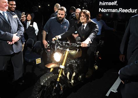 'The Walking Dead': Norman Reedus drives motorcycle to season 6 ...