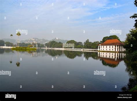 Lake Kandy, Kandy, Sri Lanka Stock Photo - Alamy