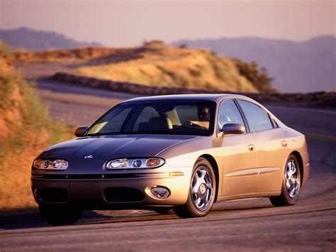 OLDSMOBILE Aurora Specs & Photos - 2000, 2001, 2002, 2003 - autoevolution