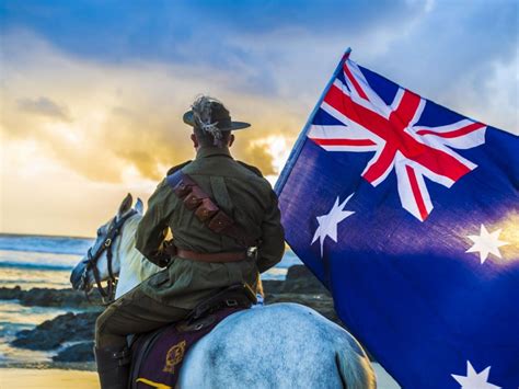 Lest we forget: Anzac Day service at dawn