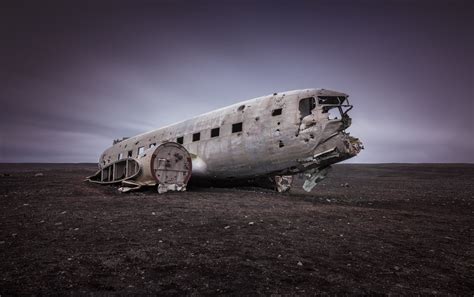 Landscape Photography - Abandoned Plane in Iceland