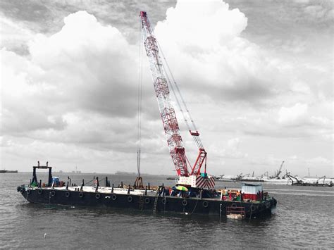 Floating Crane Barge In Singapore [For 2023] | Pollisum