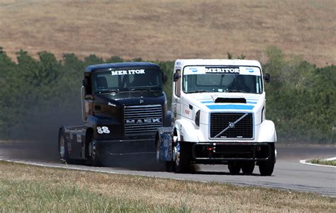 Truck Racing Returns | 10-4 Magazine