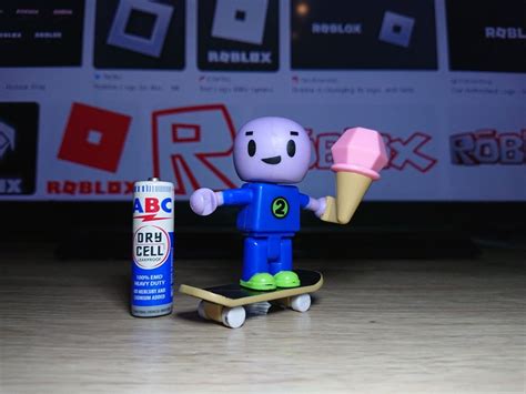 Roblox Robot 64: Beebo Figure with TOY CODE! on Carousell