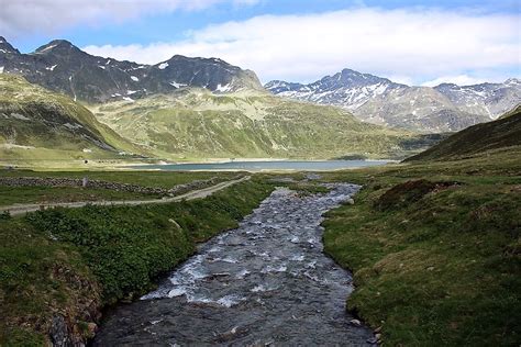 What Are The Differences Between A River And A Creek? - WorldAtlas.com