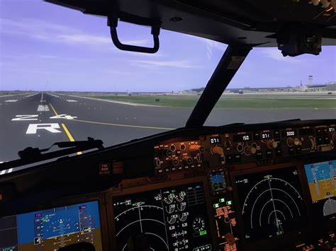 An AvGeek Dream Come True: "Flying" A Full Motion Airline Simulator ...