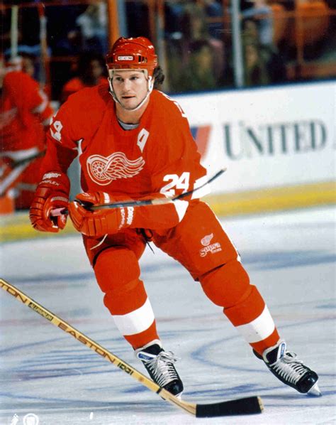 Red Wing Drops Dead: Bob Probert Dead at 45 | Bob probert, Red wings ...