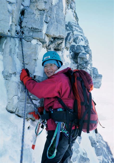 The first woman to climb Mount Everest dies at age 77