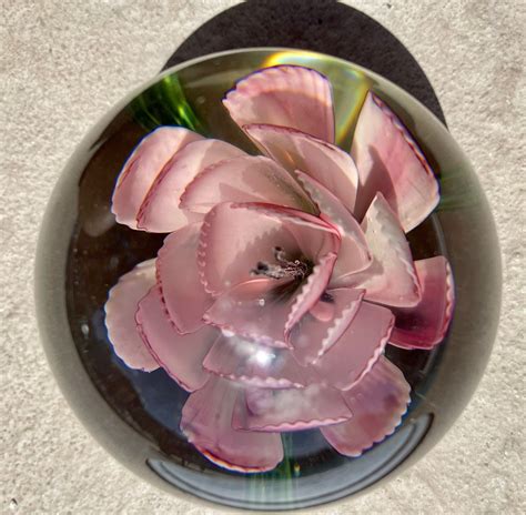 Vintage Silvestri Art Glass Floral Paperweight/home Decor - Etsy | Glass art, Glass paperweights ...