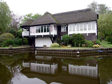 Norfolk Broads boat sheds and boat houses | intheboatshed.net