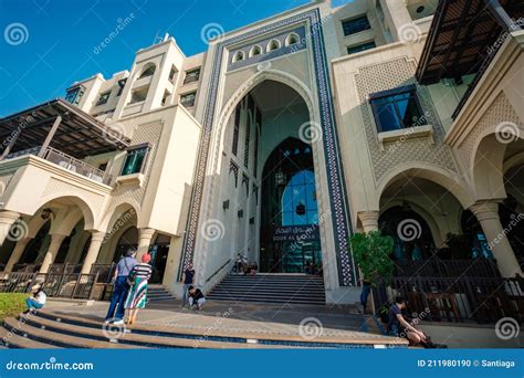 DUBAI, UAE - MARCH 8, 2017: Souk Al Bahar or Market of the Sailor is an Arabesque Shopping ...