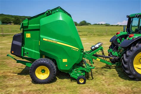 Pics: New round balers from machinery giant John Deere - Agriland.ie